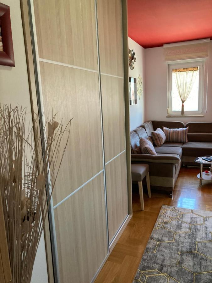 Apartment Capriati With Parking Garage Умаг Экстерьер фото