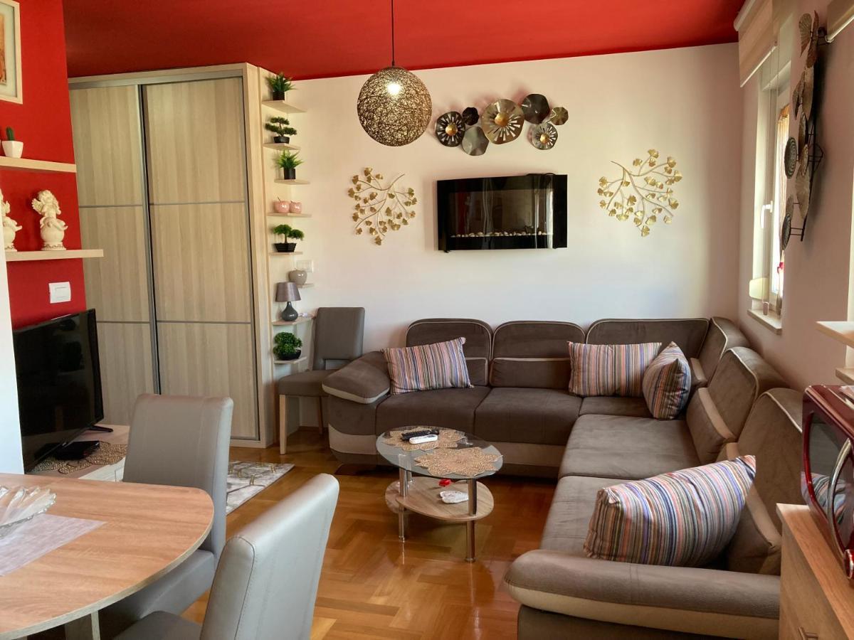 Apartment Capriati With Parking Garage Умаг Экстерьер фото