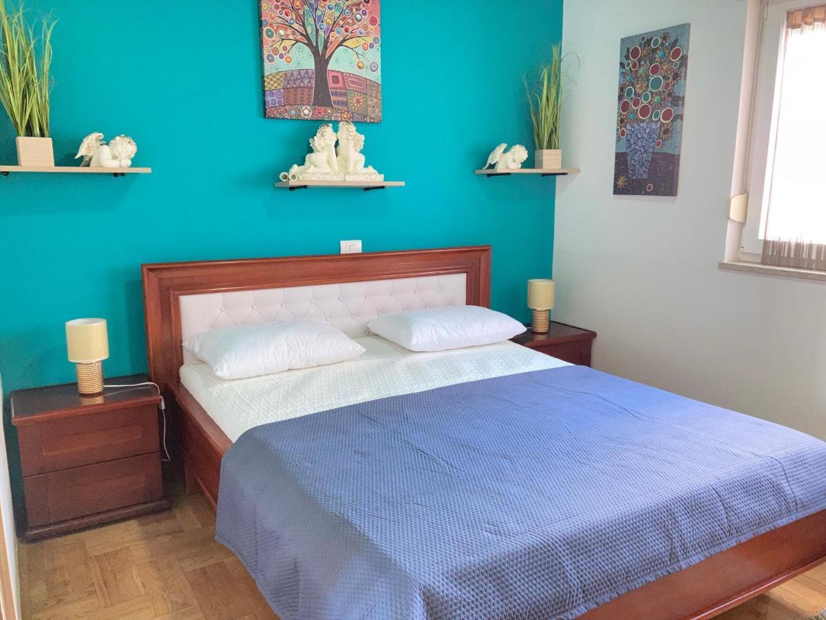 Apartment Capriati With Parking Garage Умаг Экстерьер фото